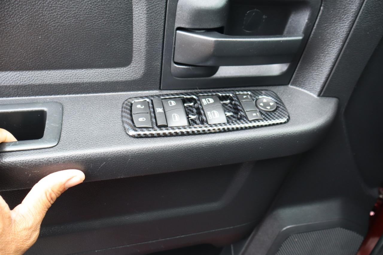 RAM 1500 4WD Crew Cab 140.5" Express 2016