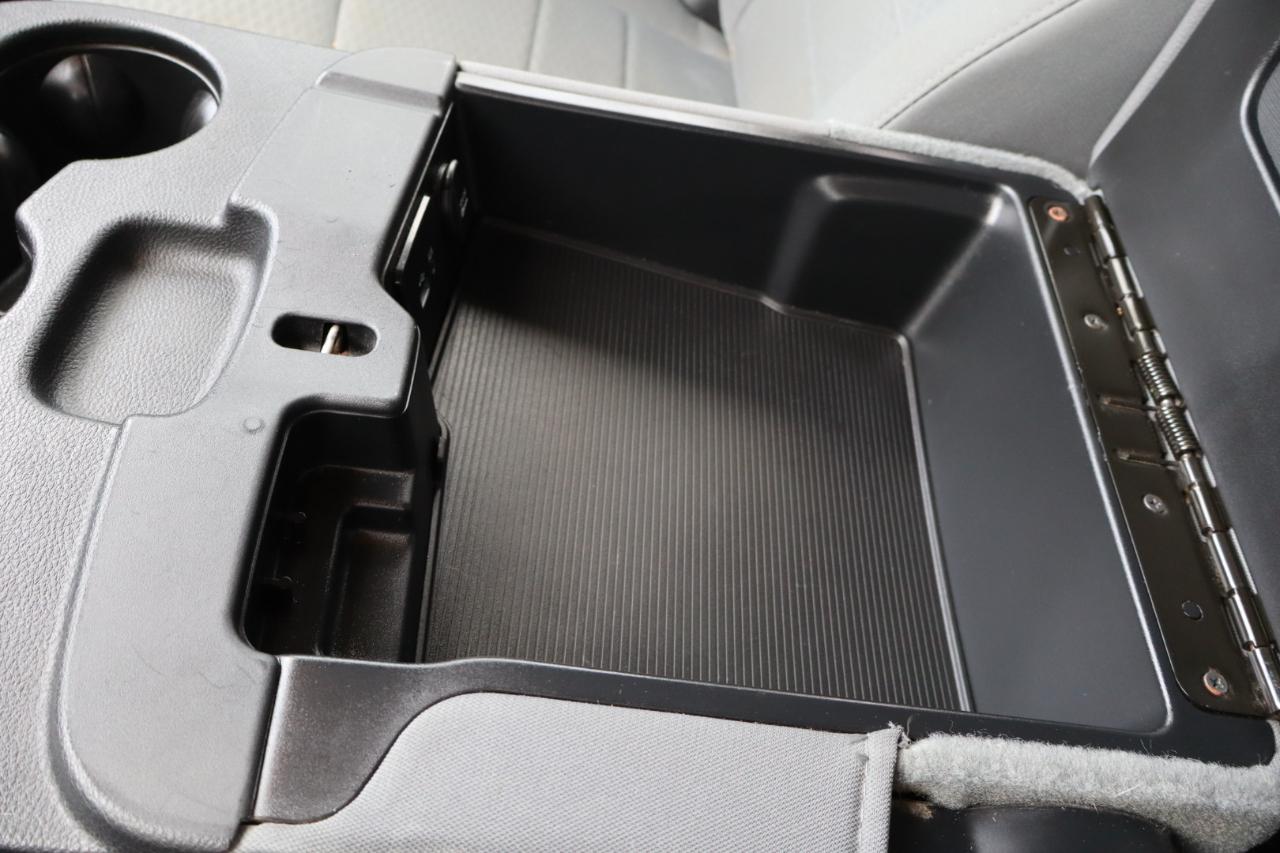 RAM 1500 4WD Crew Cab 140.5" Express 2016