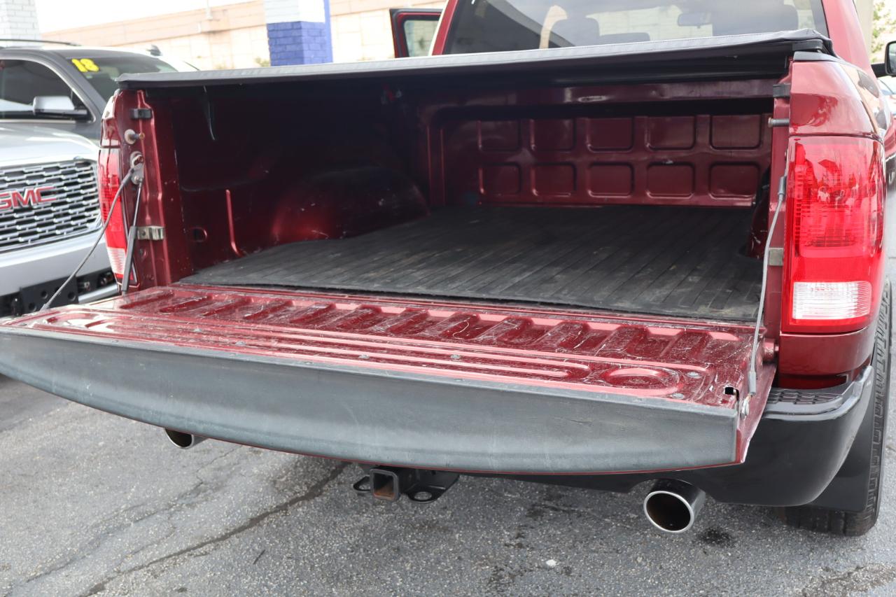 RAM 1500 4WD Crew Cab 140.5" Express 2016