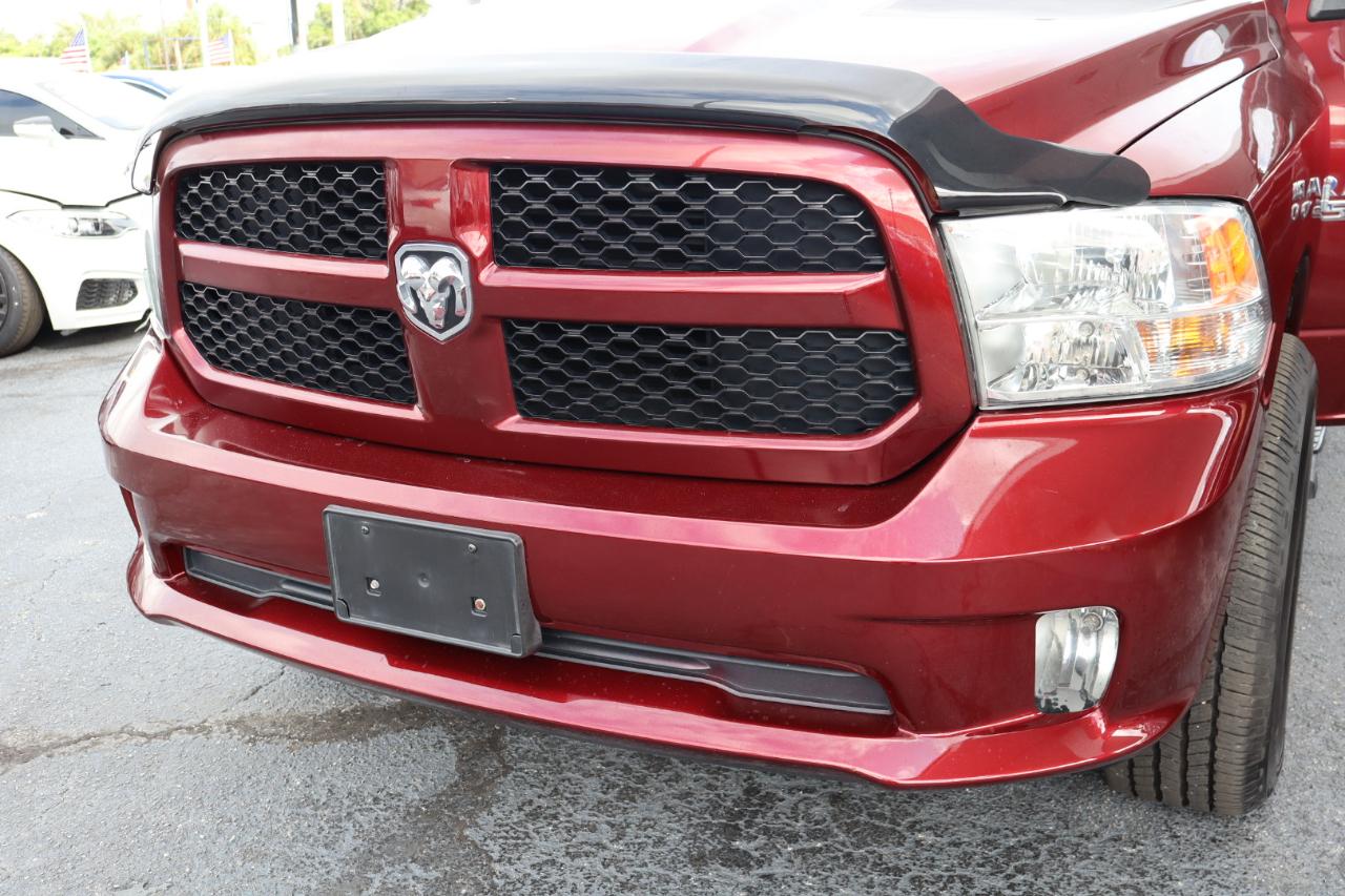 RAM 1500 4WD Crew Cab 140.5" Express 2016