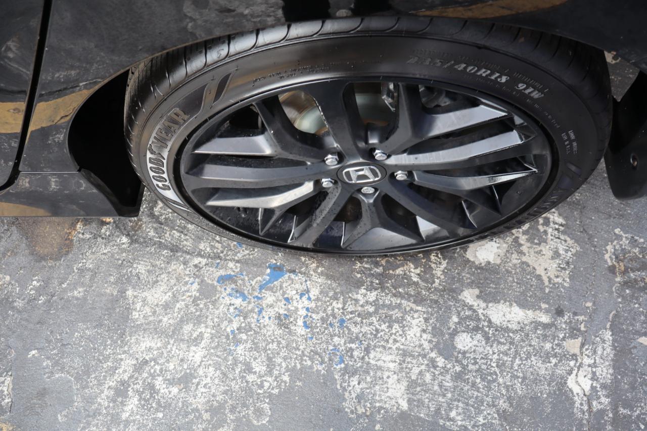 Honda Civic Si Sedan Manual w/Summer Tires 2020