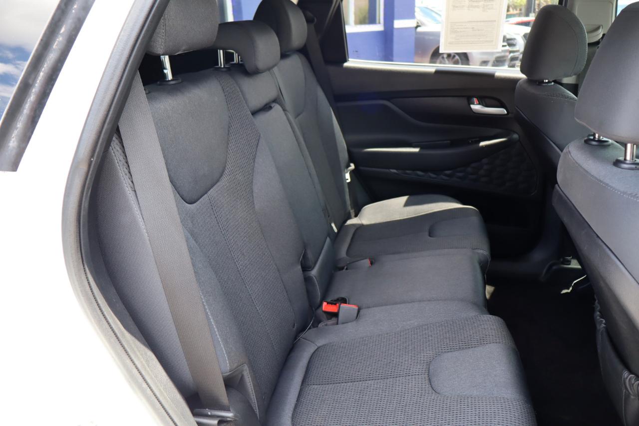 Hyundai Santa Fe SEL 2.4L Auto FWD 2019