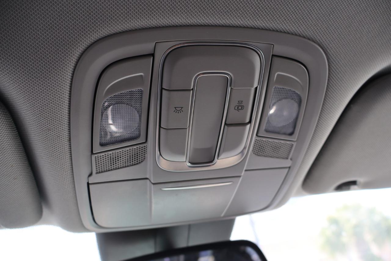 Hyundai Santa Fe SEL 2.4L Auto FWD 2019
