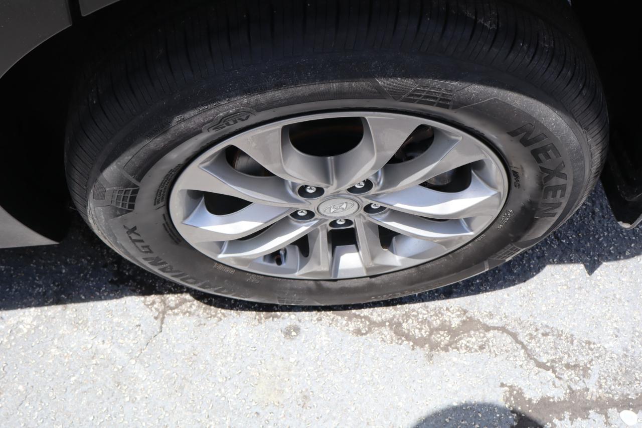 Hyundai Santa Fe SEL 2.4L Auto FWD 2019