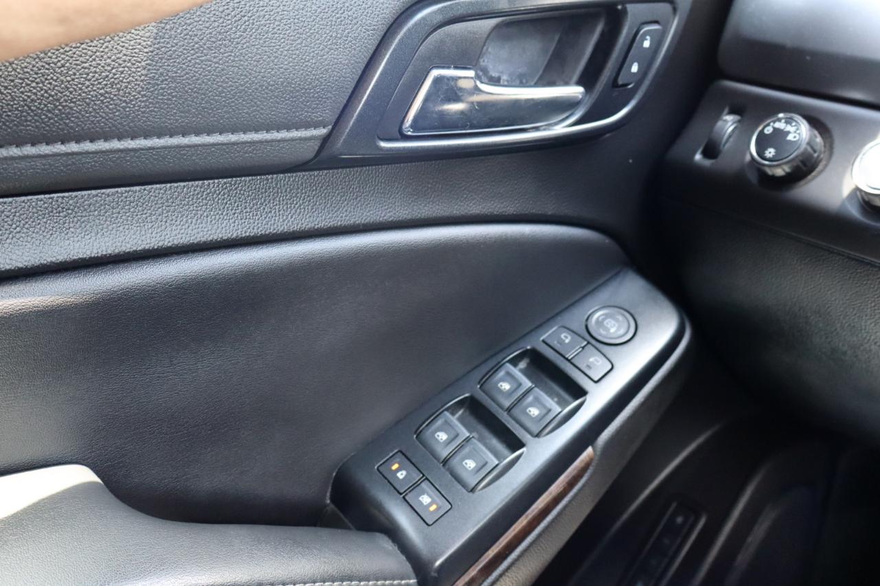 Chevrolet Suburban 4WD 4dr 1500 LT 2019