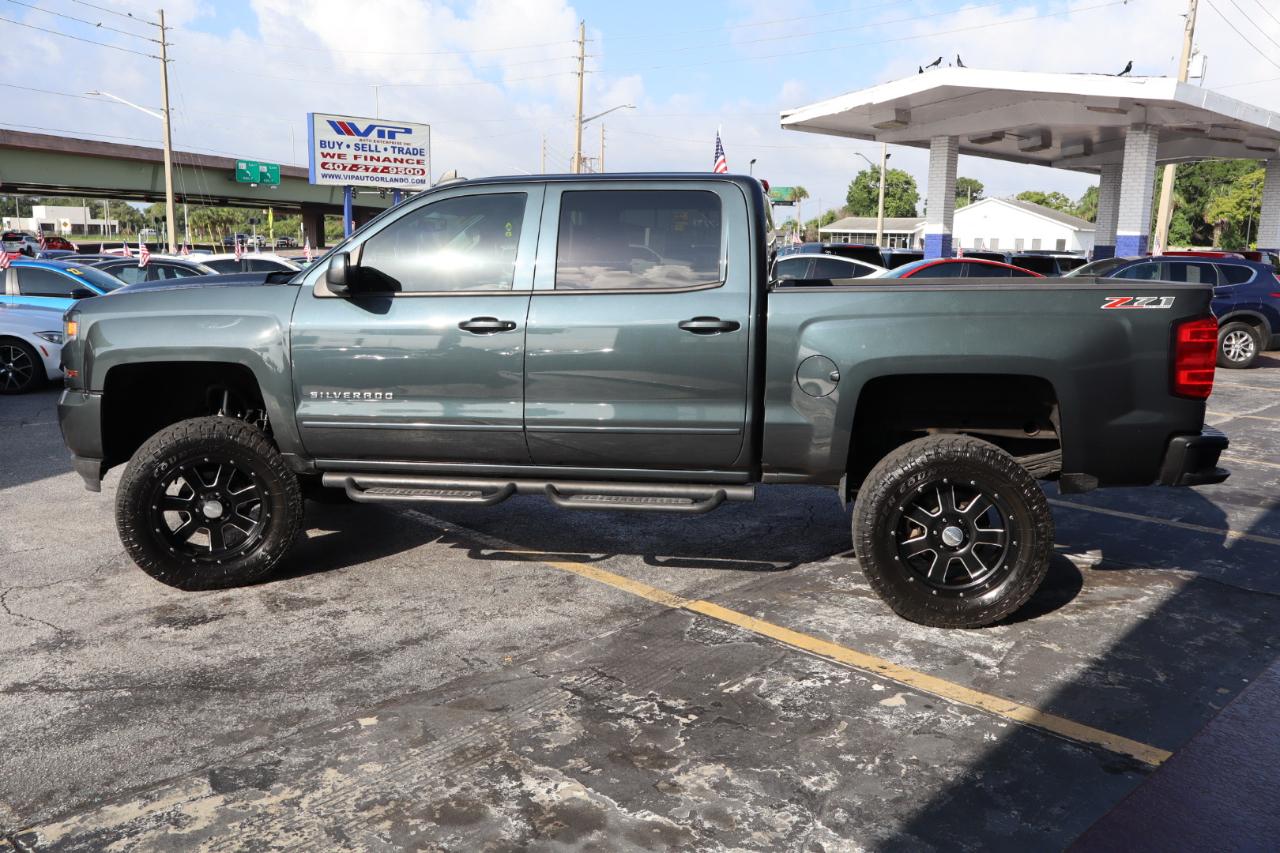Chevrolet Silverado 1500 4WD Crew Cab 143.5" LT w/2LT 2017