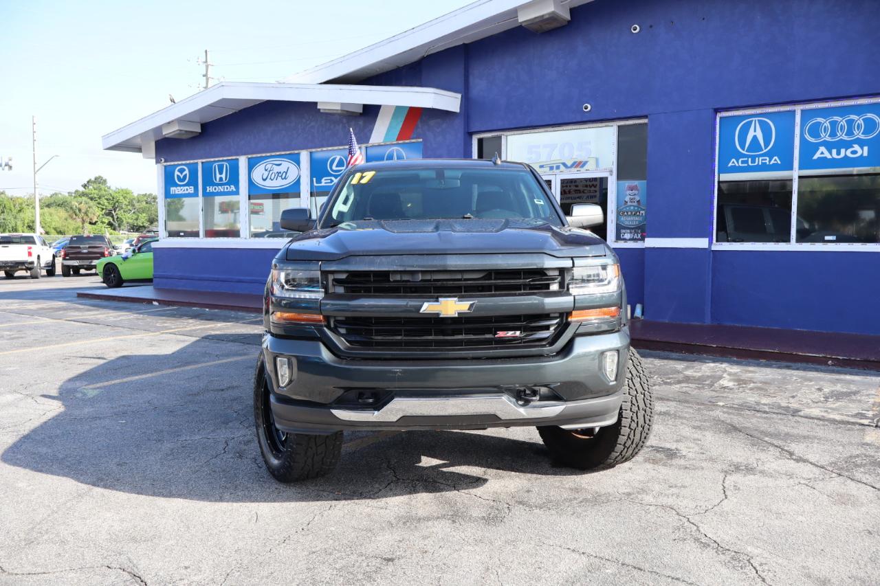 Chevrolet Silverado 1500 4WD Crew Cab 143.5" LT w/2LT 2017