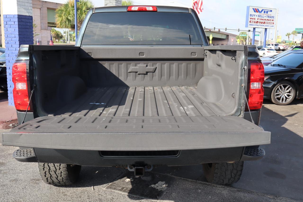 Chevrolet Silverado 1500 4WD Crew Cab 143.5" LT w/2LT 2017