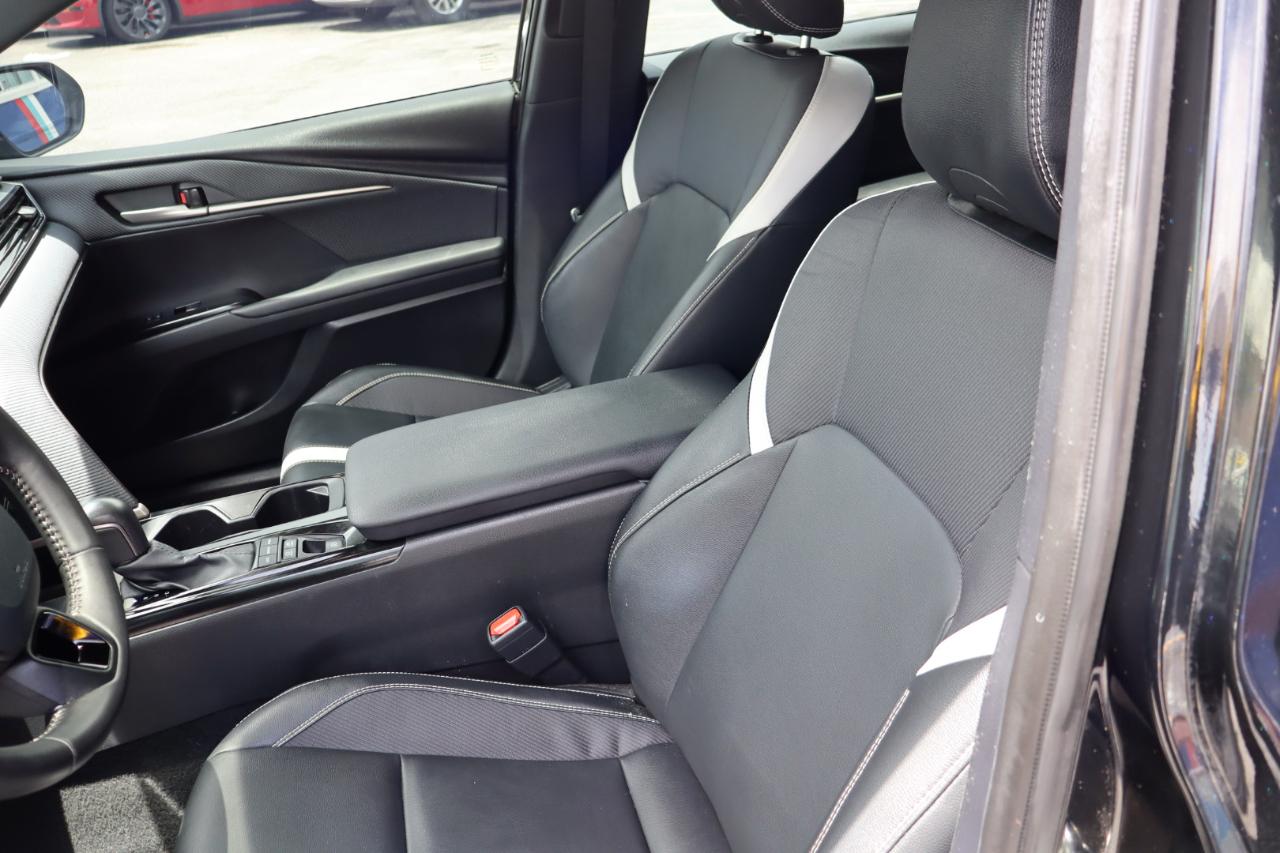 Toyota Camry SE (Natl) 2025