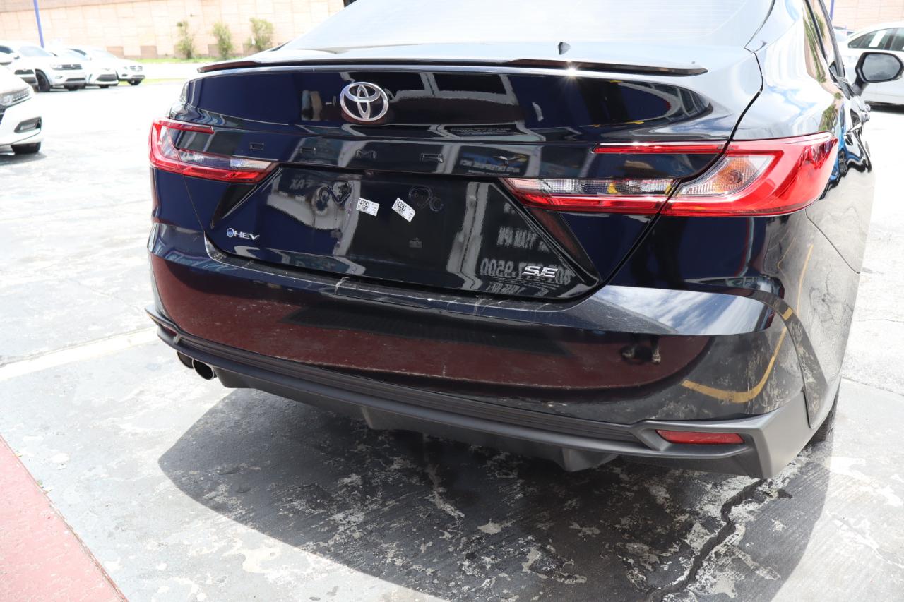 Toyota Camry SE (Natl) 2025