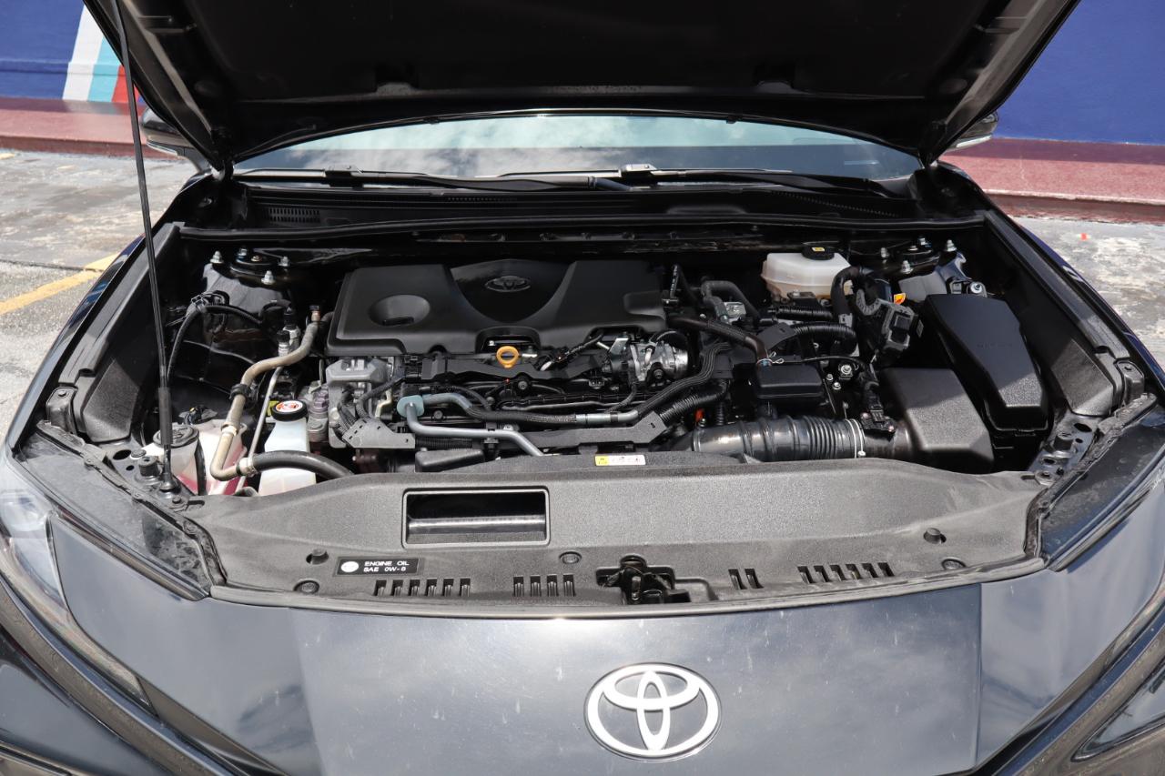 Toyota Camry SE (Natl) 2025