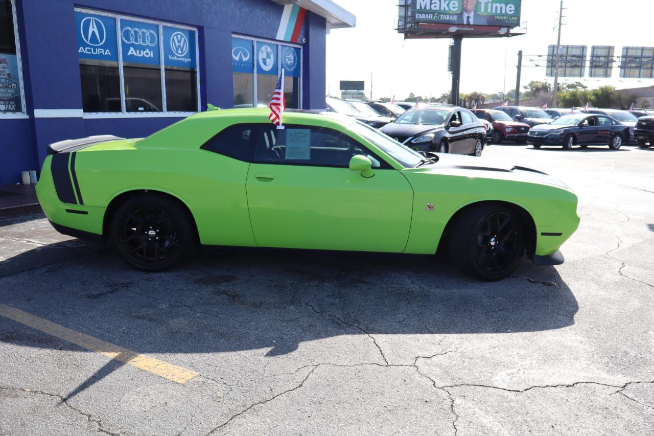 Dodge Challenger 2dr Cpe R/T Scat Pack 2015
