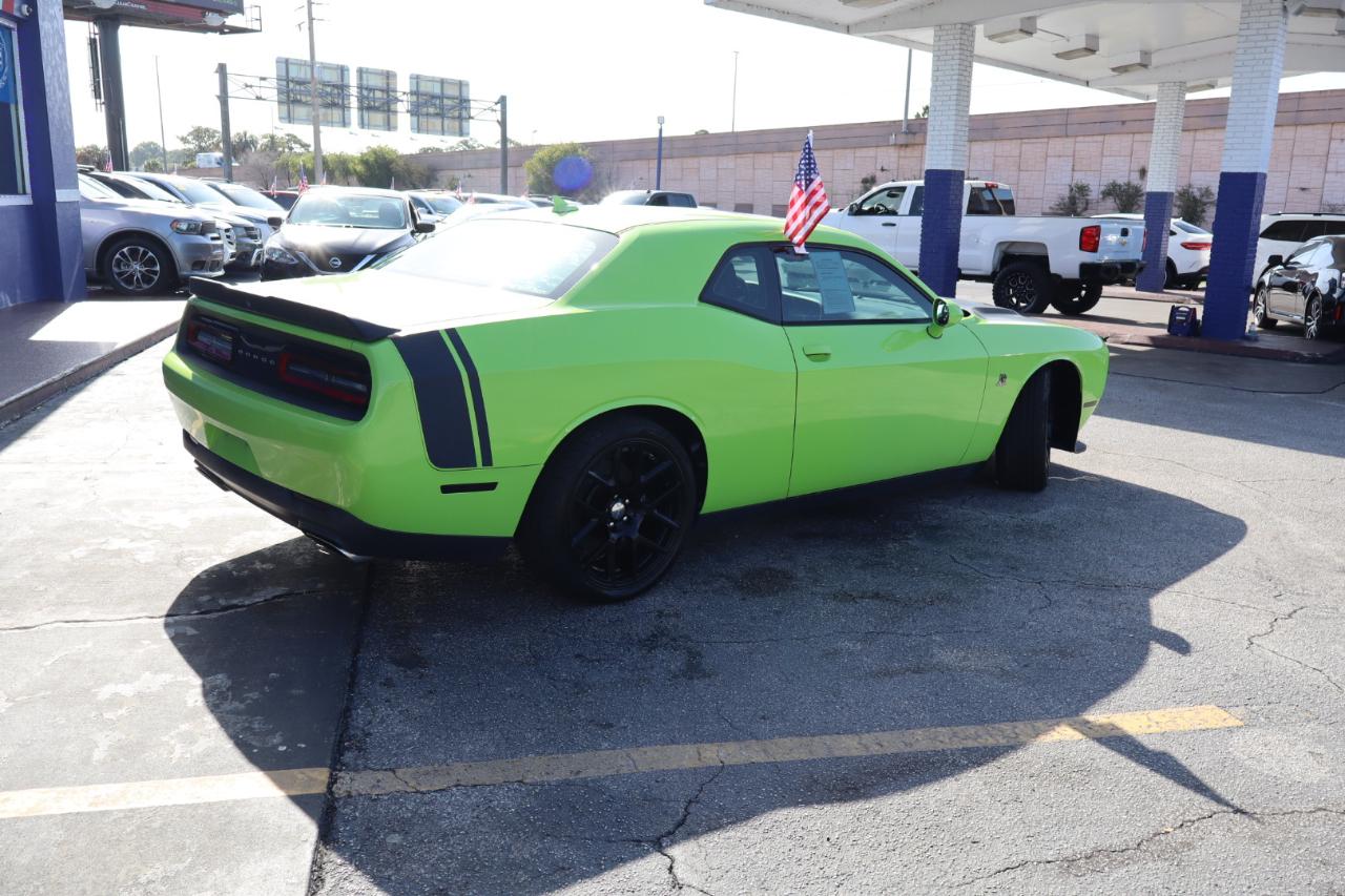 Dodge Challenger 2dr Cpe R/T Scat Pack 2015