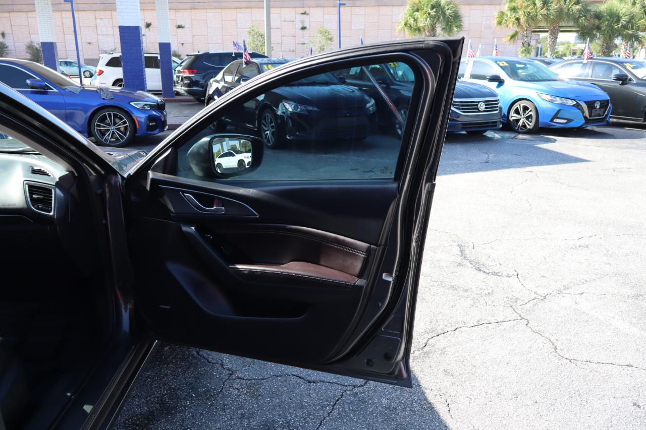 Mazda Mazda3 5-Door Grand Touring Manual 2018