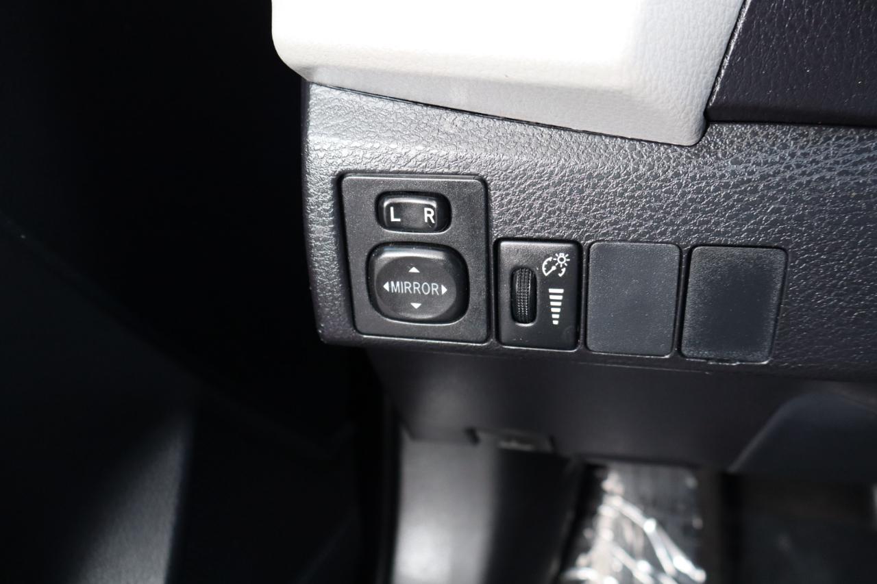 Toyota Corolla 4dr Sdn CVT LE (Natl) 2016
