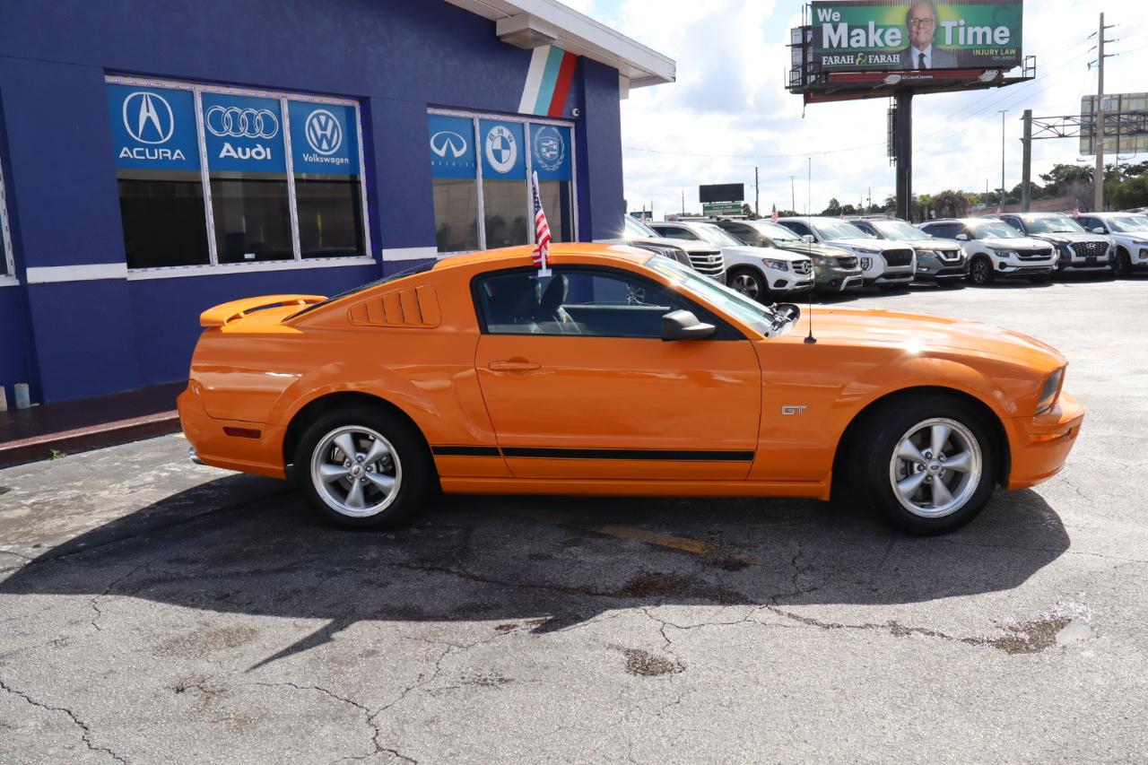 Ford Mustang 2dr Cpe GT Deluxe 2007