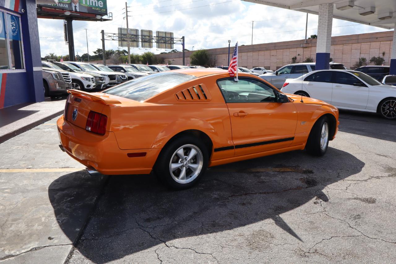 Ford Mustang 2dr Cpe GT Deluxe 2007
