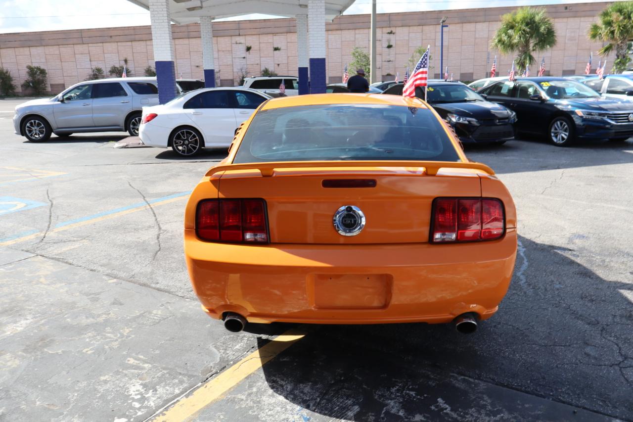 Ford Mustang 2dr Cpe GT Deluxe 2007