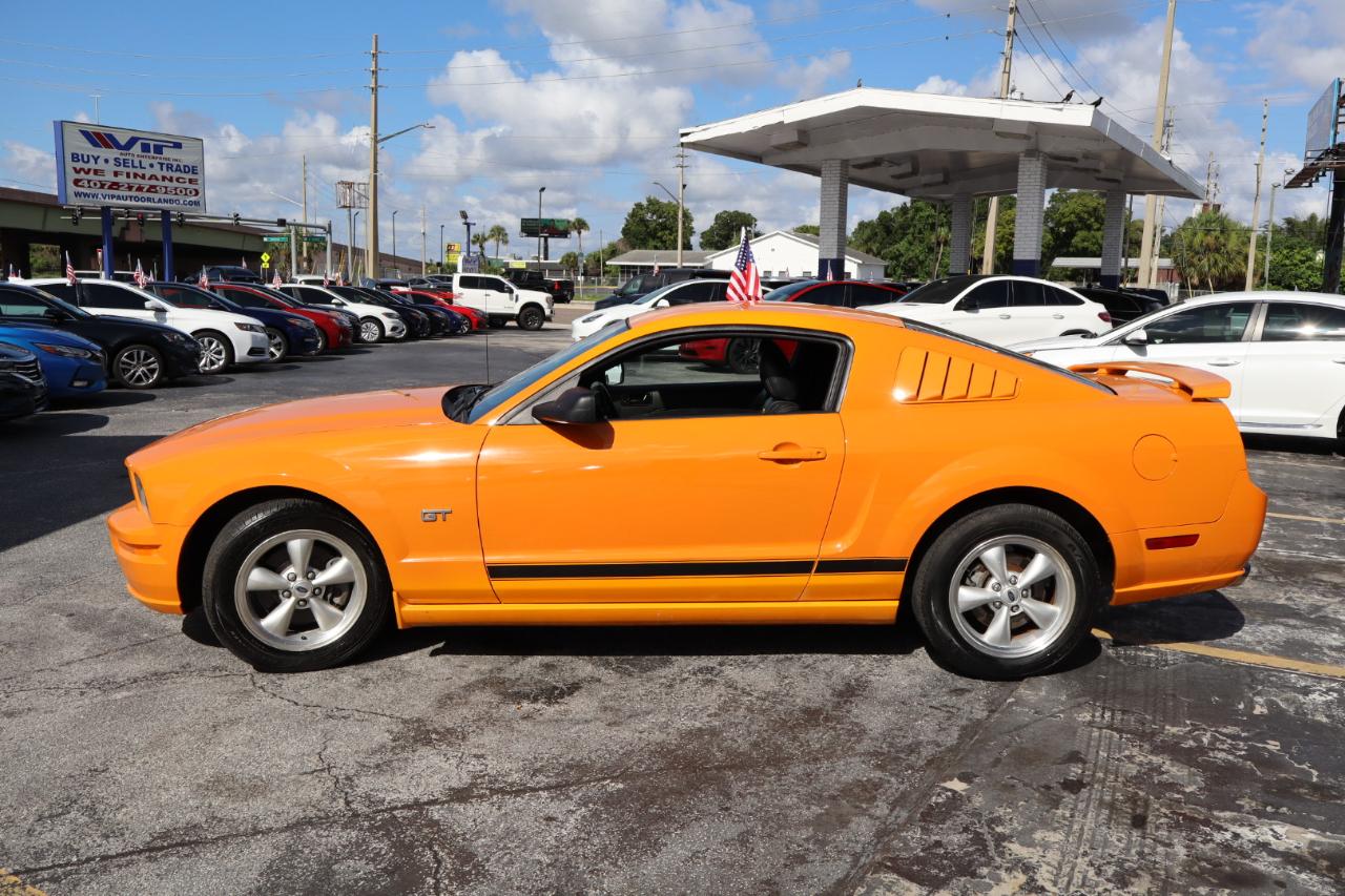 Ford Mustang 2dr Cpe GT Deluxe 2007