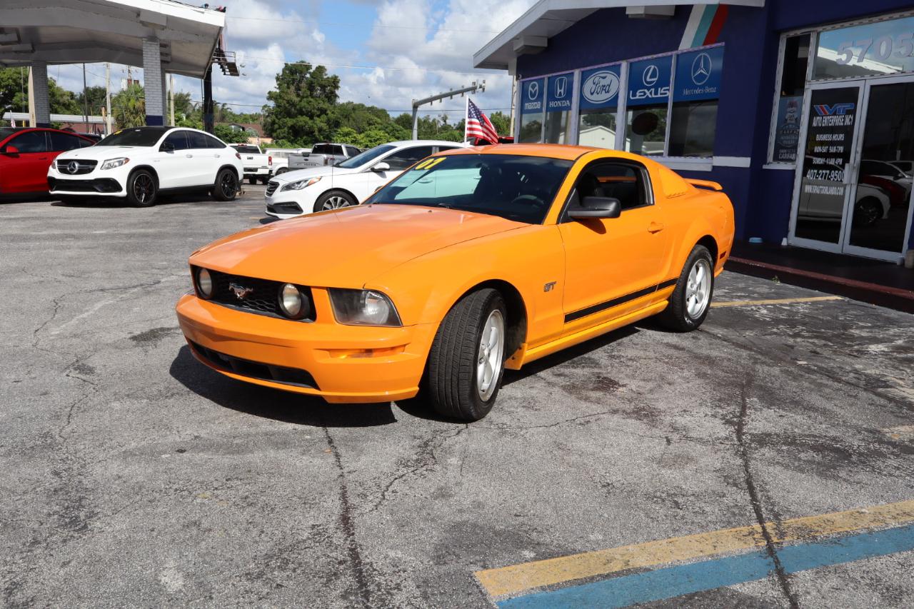 Ford Mustang 2dr Cpe GT Deluxe 2007