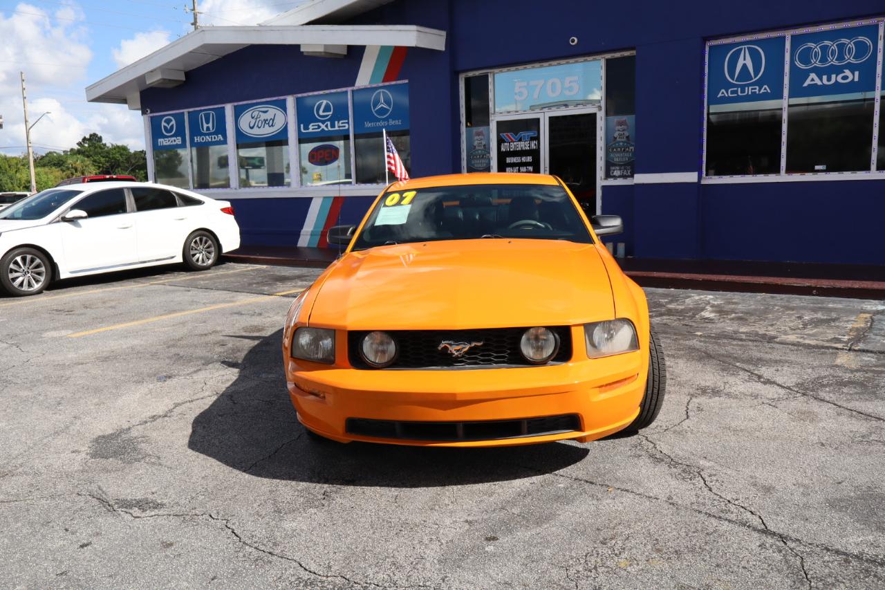 Ford Mustang 2dr Cpe GT Deluxe 2007