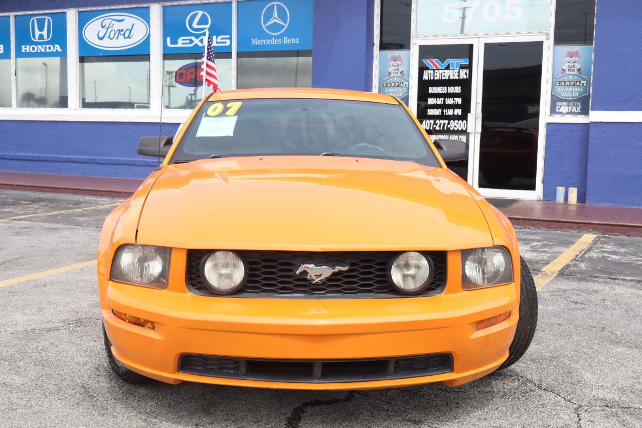 Ford Mustang 2dr Cpe GT Deluxe 2007