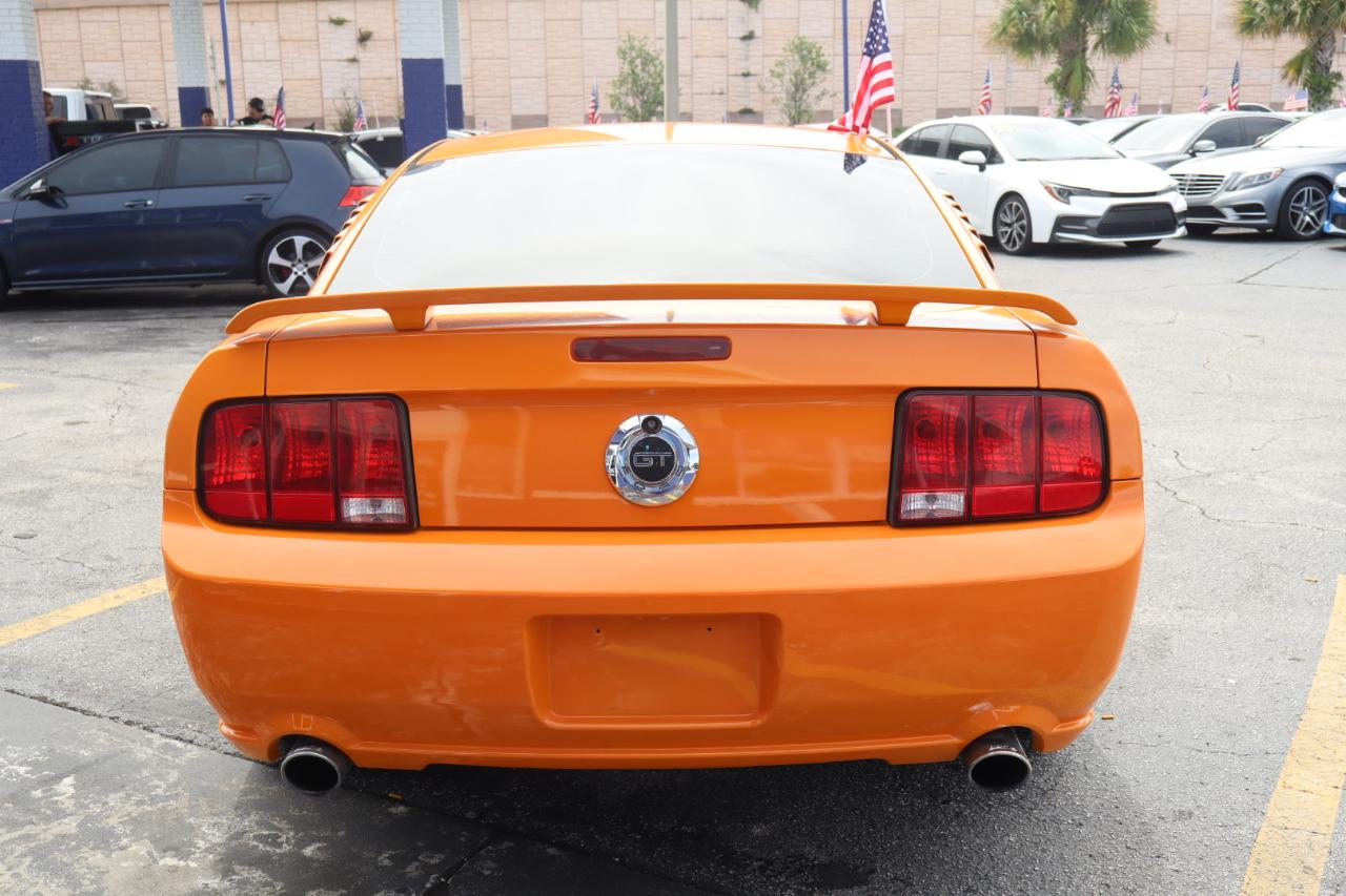 Ford Mustang 2dr Cpe GT Deluxe 2007