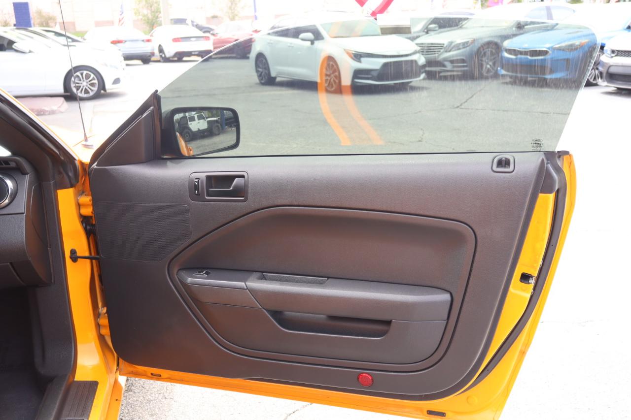 Ford Mustang 2dr Cpe GT Deluxe 2007