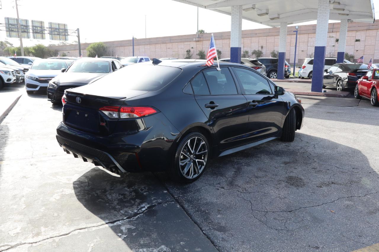 Toyota Corolla SE Nightshade CVT (Natl) 2022