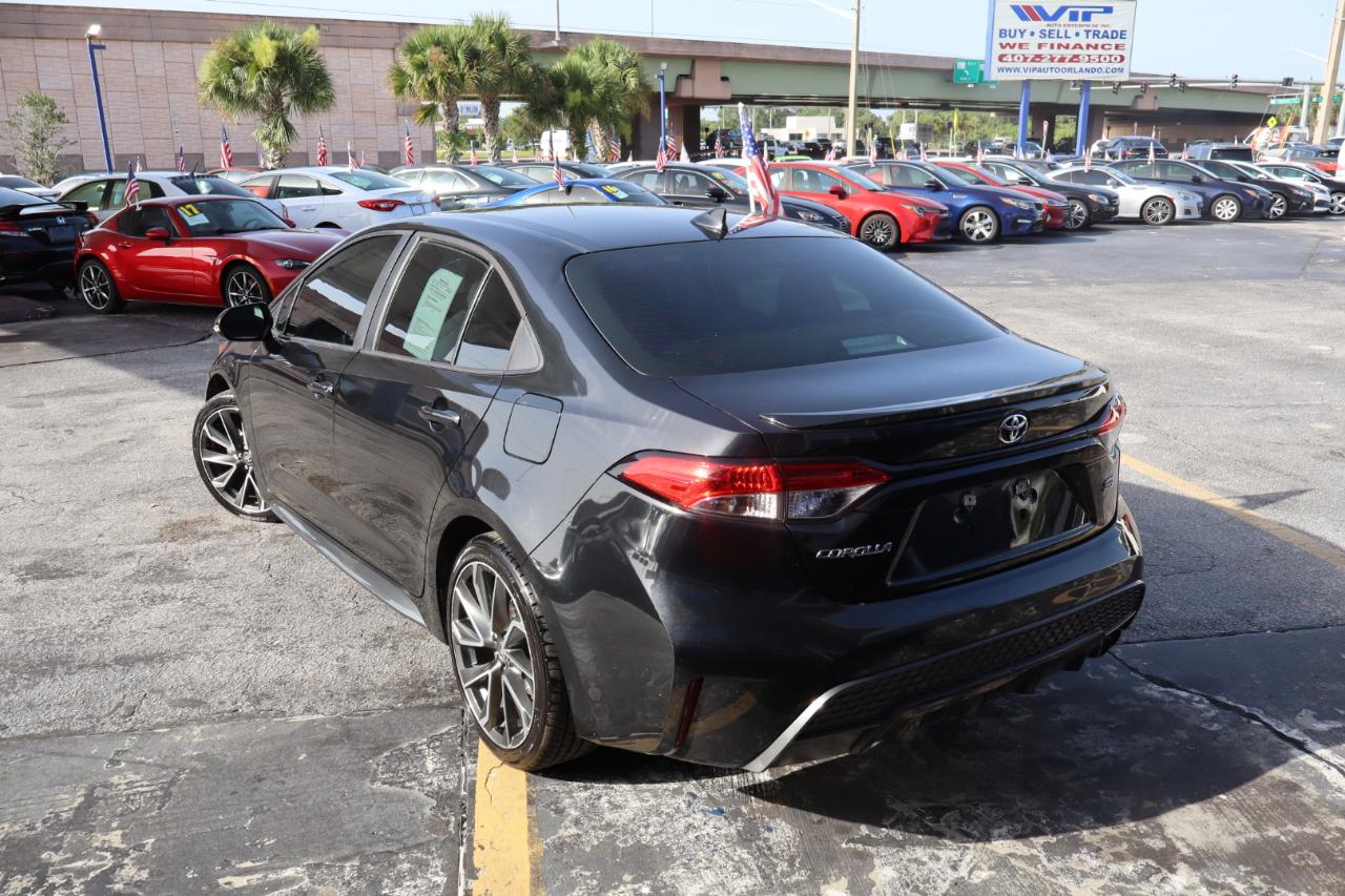 Toyota Corolla SE Nightshade CVT (Natl) 2022