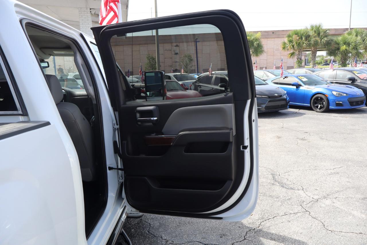 GMC Sierra 1500 4WD Crew Cab 143.5" SLT 2017