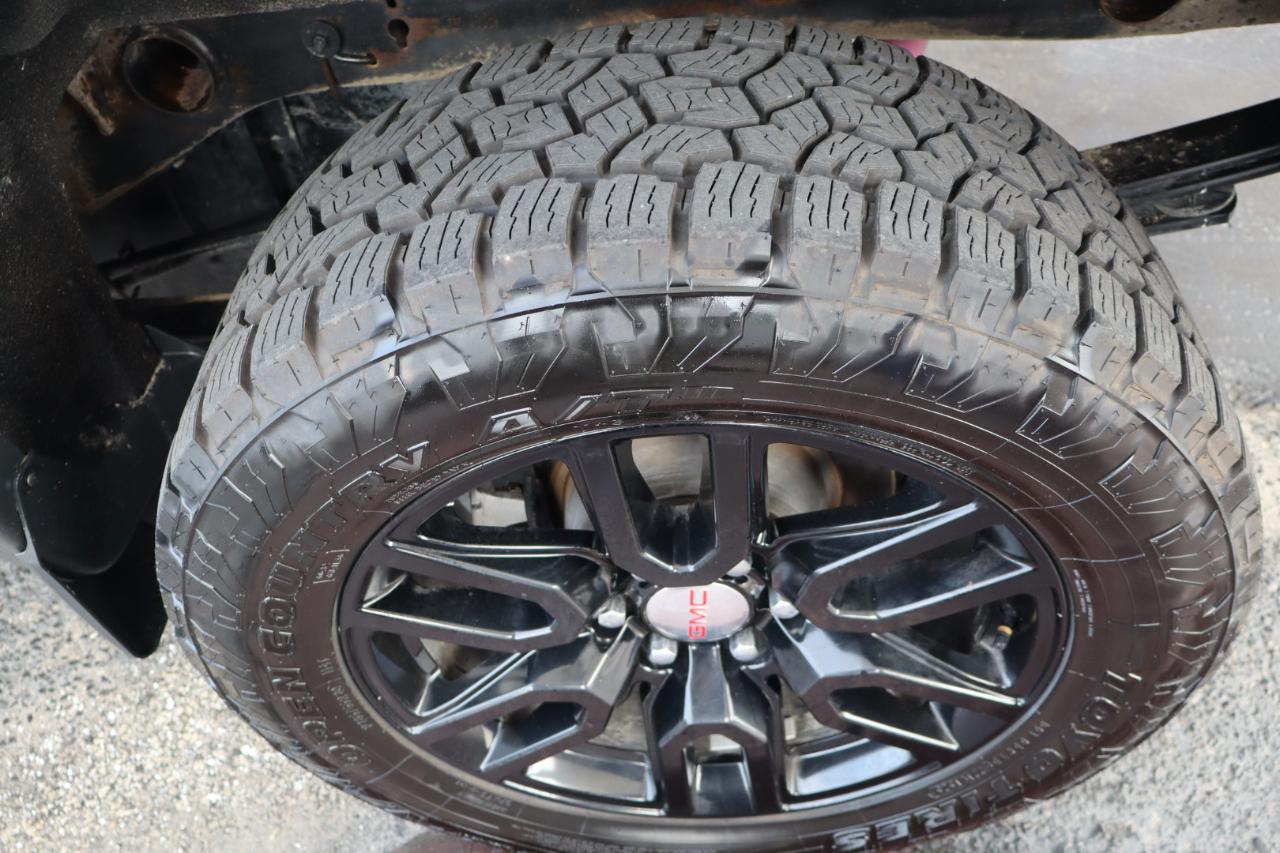 GMC Sierra 1500 4WD Crew Cab 143.5" SLT 2017