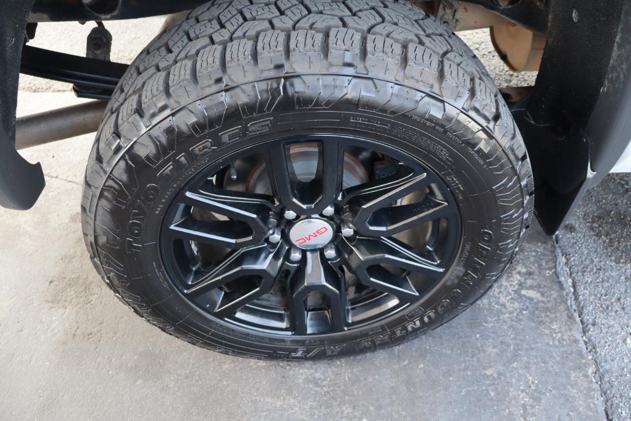 GMC Sierra 1500 4WD Crew Cab 143.5" SLT 2017