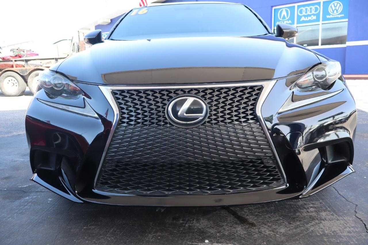 Lexus IS 200t 4dr Sdn 2016