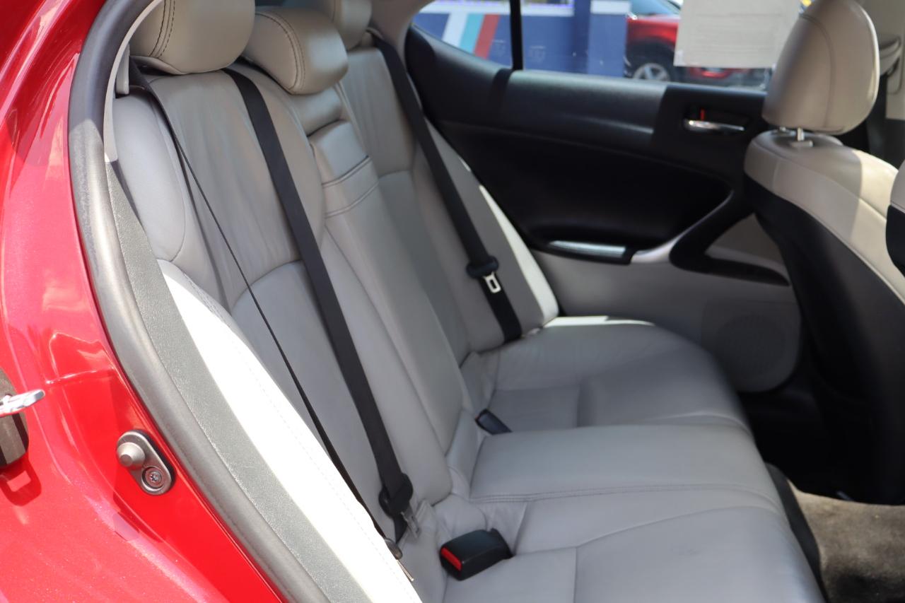 Lexus IS 250 4dr Sport Sdn Man RWD 2010