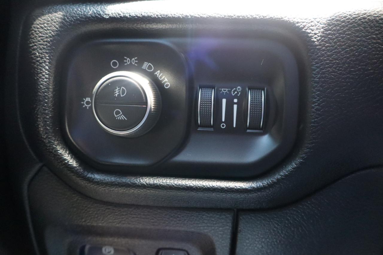 RAM 1500 Big Horn/Lone Star 4x4 Crew Cab 5'7" Box 2019