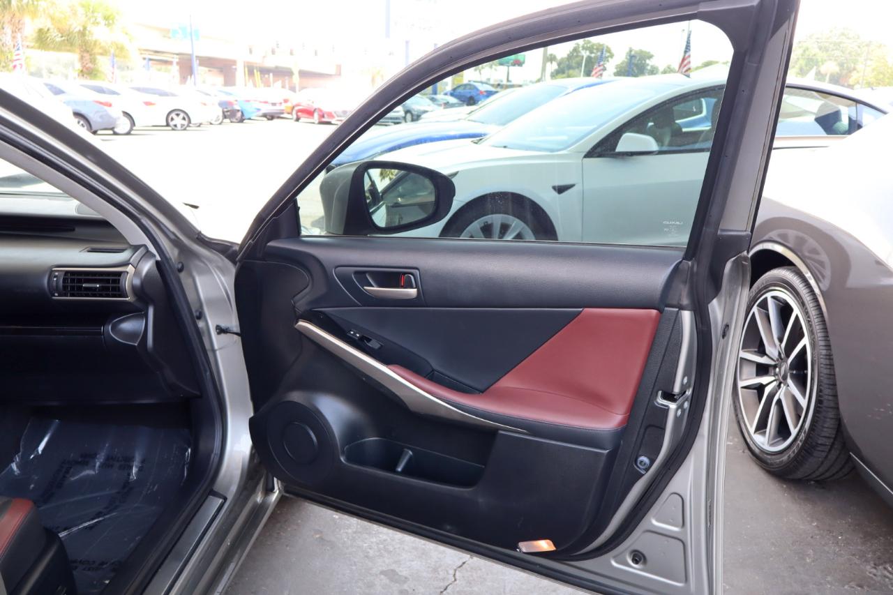 Lexus IS IS 300 RWD 2018