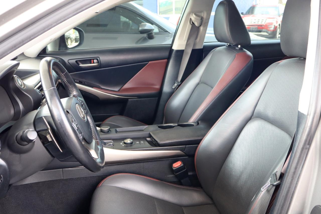 Lexus IS IS 300 RWD 2018