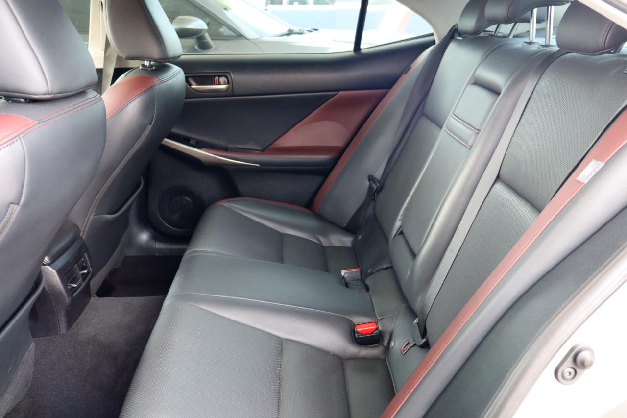 Lexus IS IS 300 RWD 2018