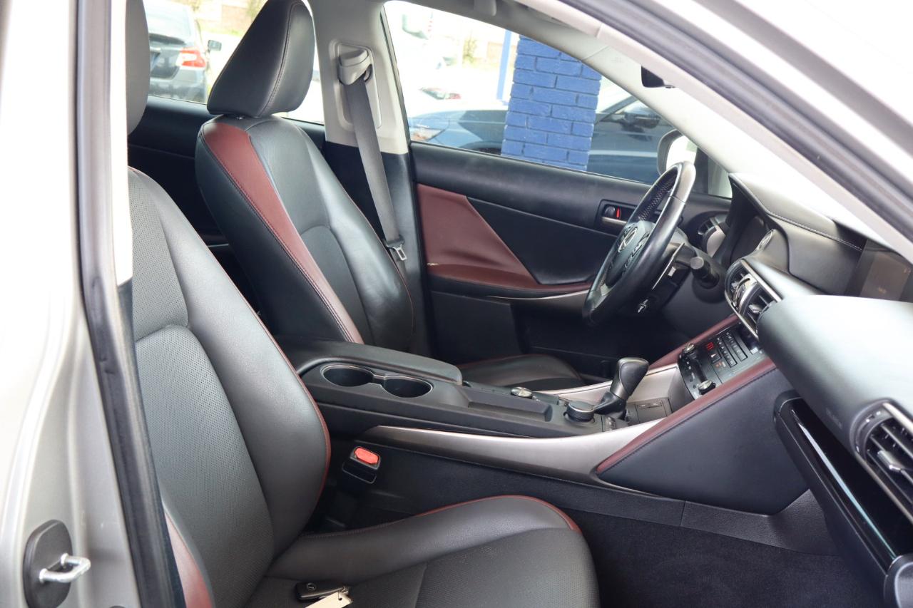 Lexus IS IS 300 RWD 2018
