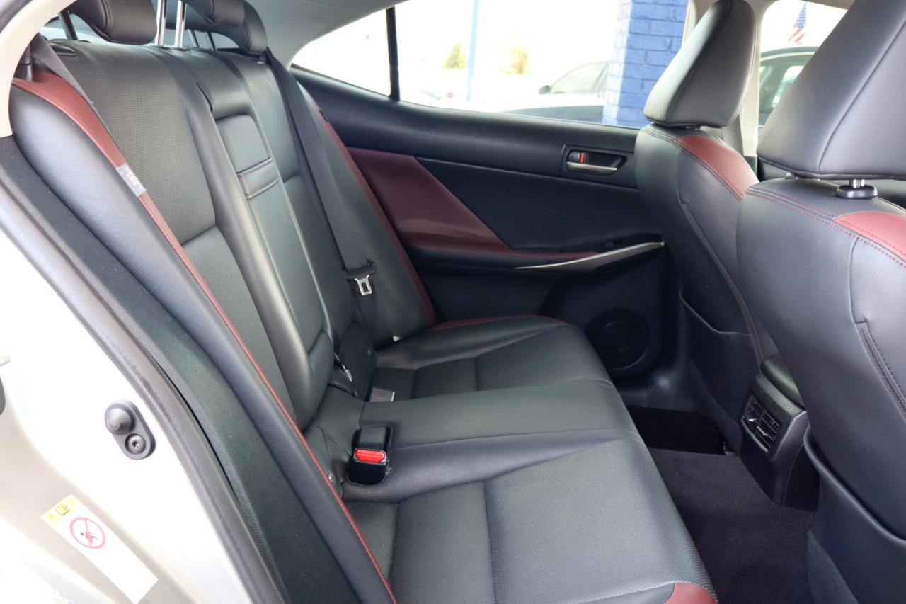 Lexus IS IS 300 RWD 2018