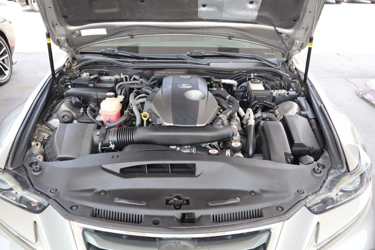 Lexus IS IS 300 RWD 2018