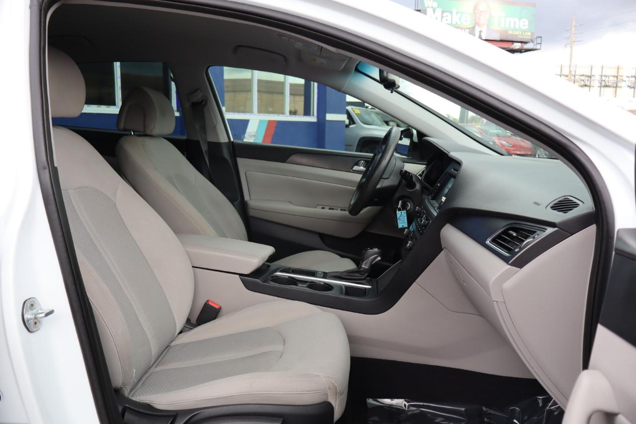 Hyundai Sonata 4dr Sdn 2.4L Sport PZEV 2016