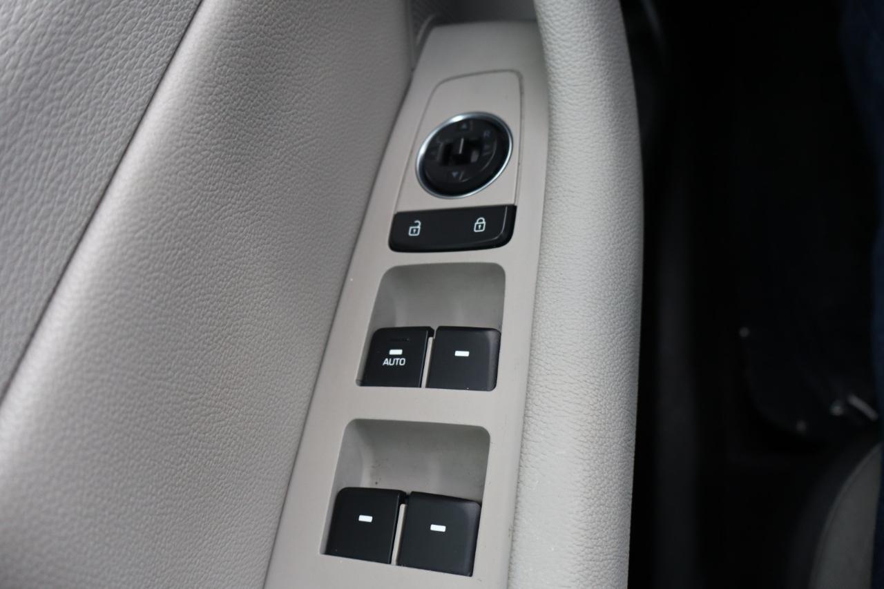 Hyundai Sonata 4dr Sdn 2.4L Sport PZEV 2016