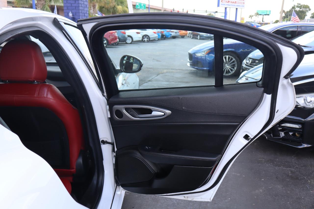 Alfa Romeo Giulia Veloce RWD 2024