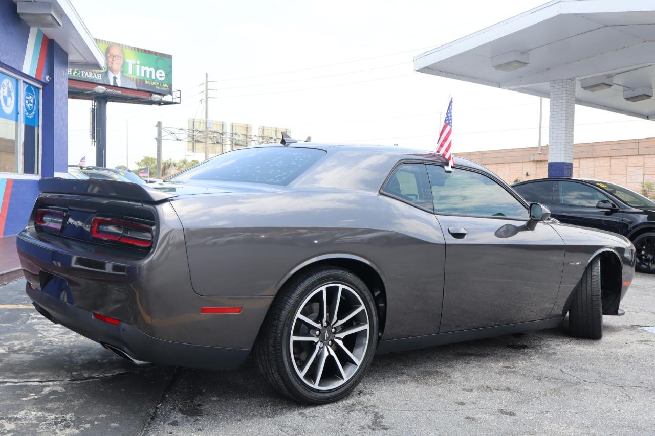 Dodge Challenger R/T RWD 2020