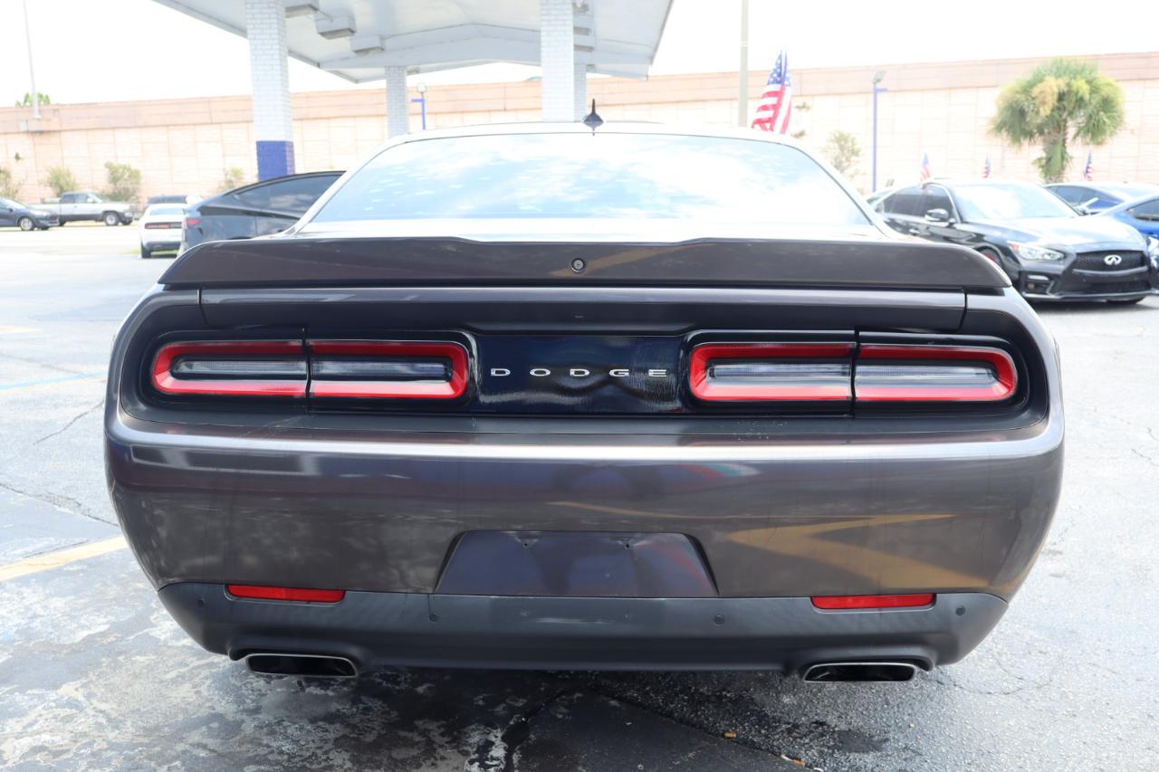 Dodge Challenger R/T RWD 2020
