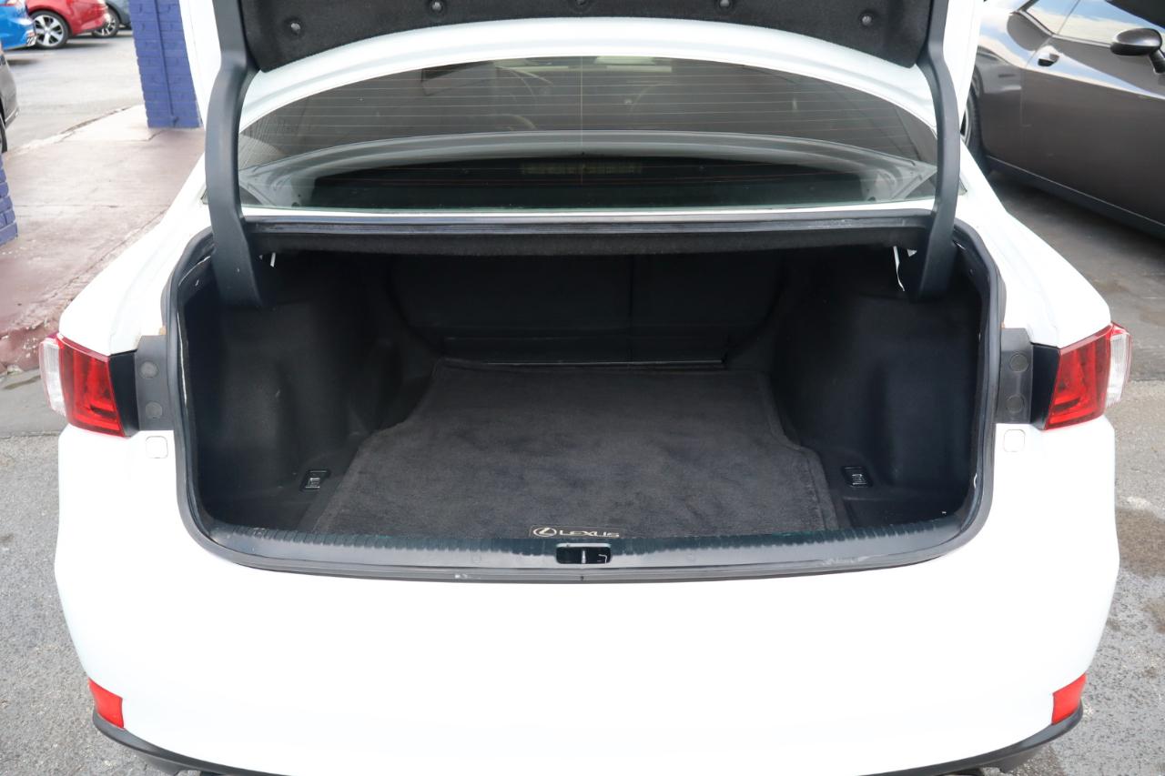 Lexus IS 250 4dr Sport Sdn RWD 2015