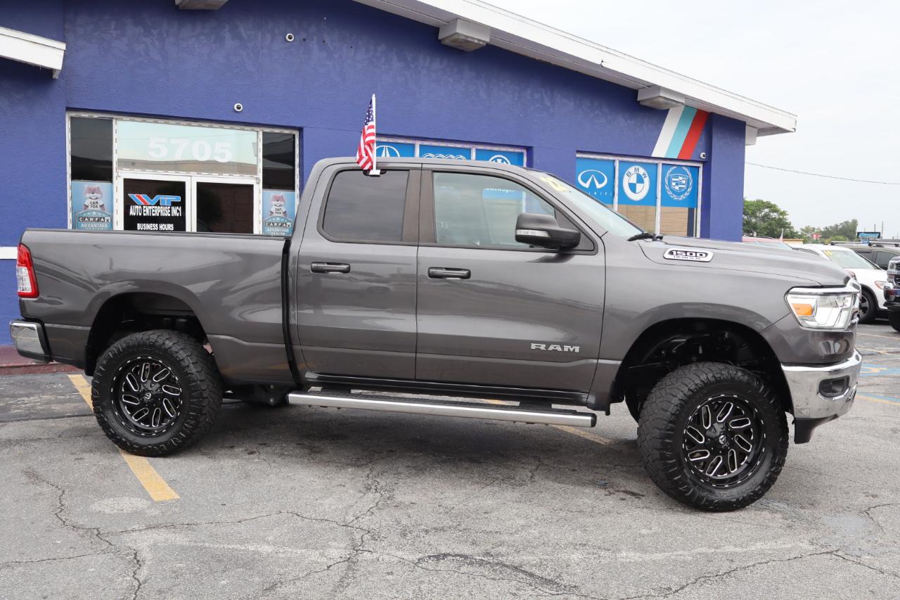 RAM 1500 Big Horn 4x2 Quad Cab 6'4" Box 2022