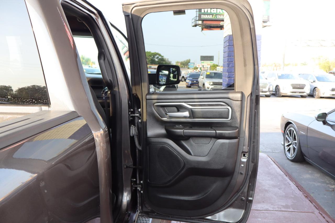 RAM 1500 Big Horn 4x2 Quad Cab 6'4" Box 2022
